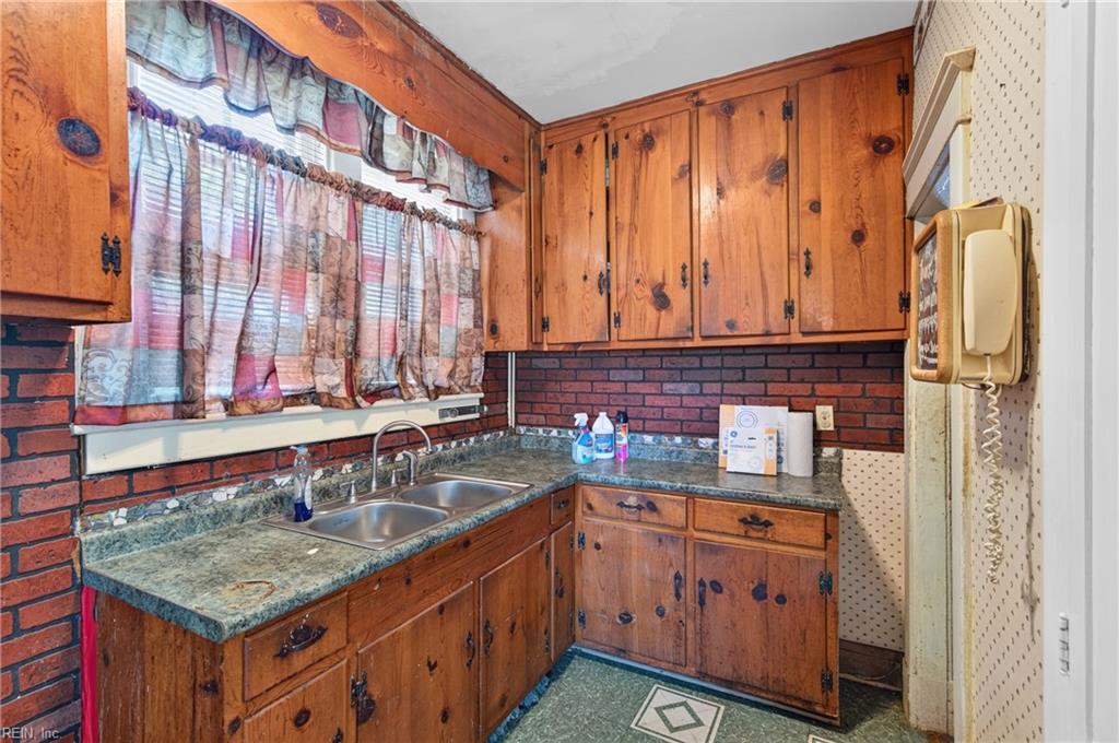1255 23rd St Property Photo 14