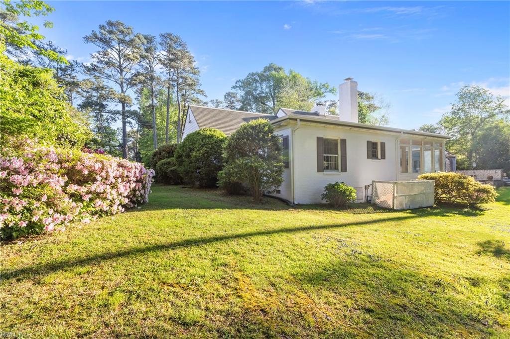 1005 Bay Colony Dr Property Photo 17
