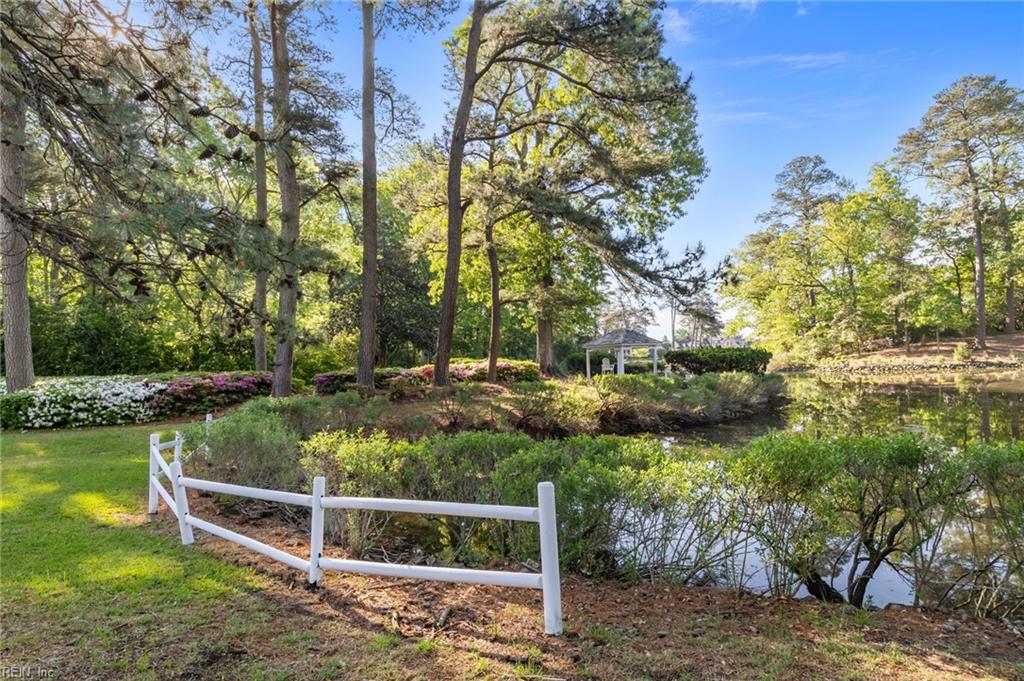 1005 Bay Colony Dr Property Photo 23