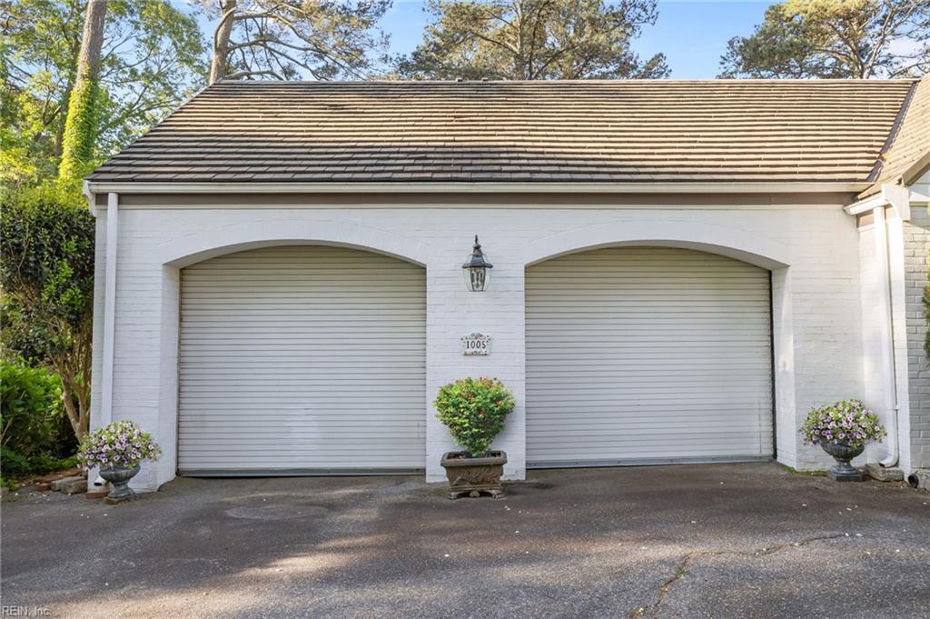 1005 Bay Colony Dr Property Photo 27