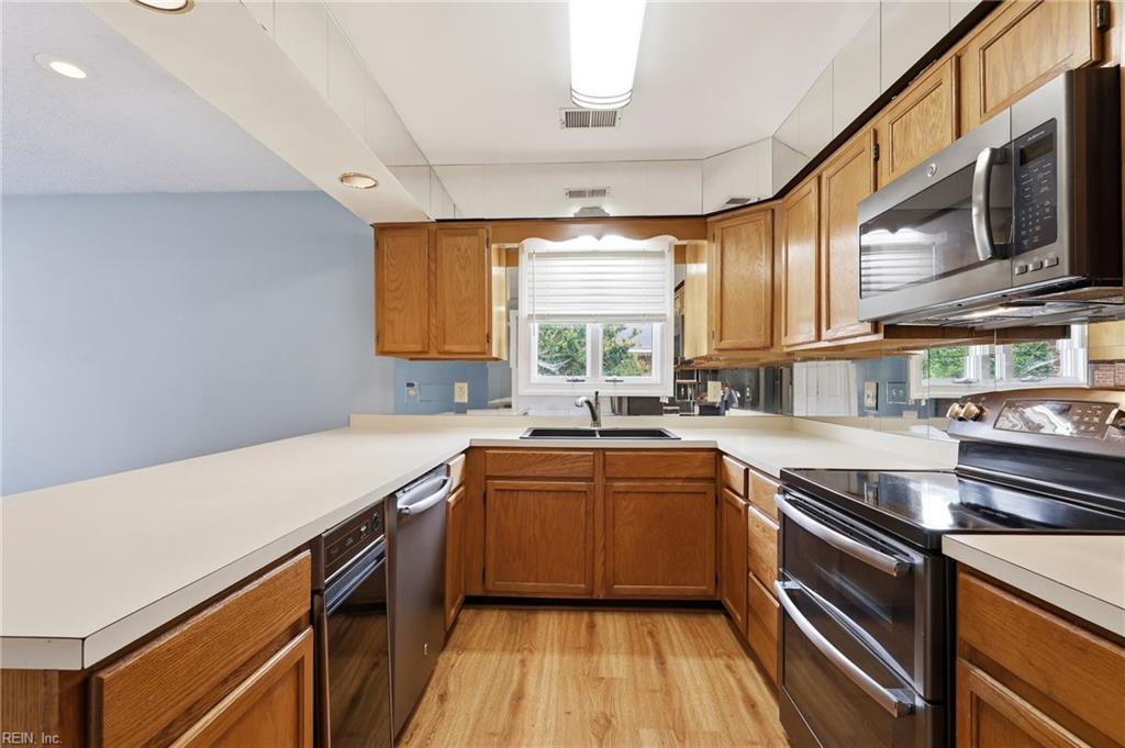 1226 Foursome Ln Property Photo 17