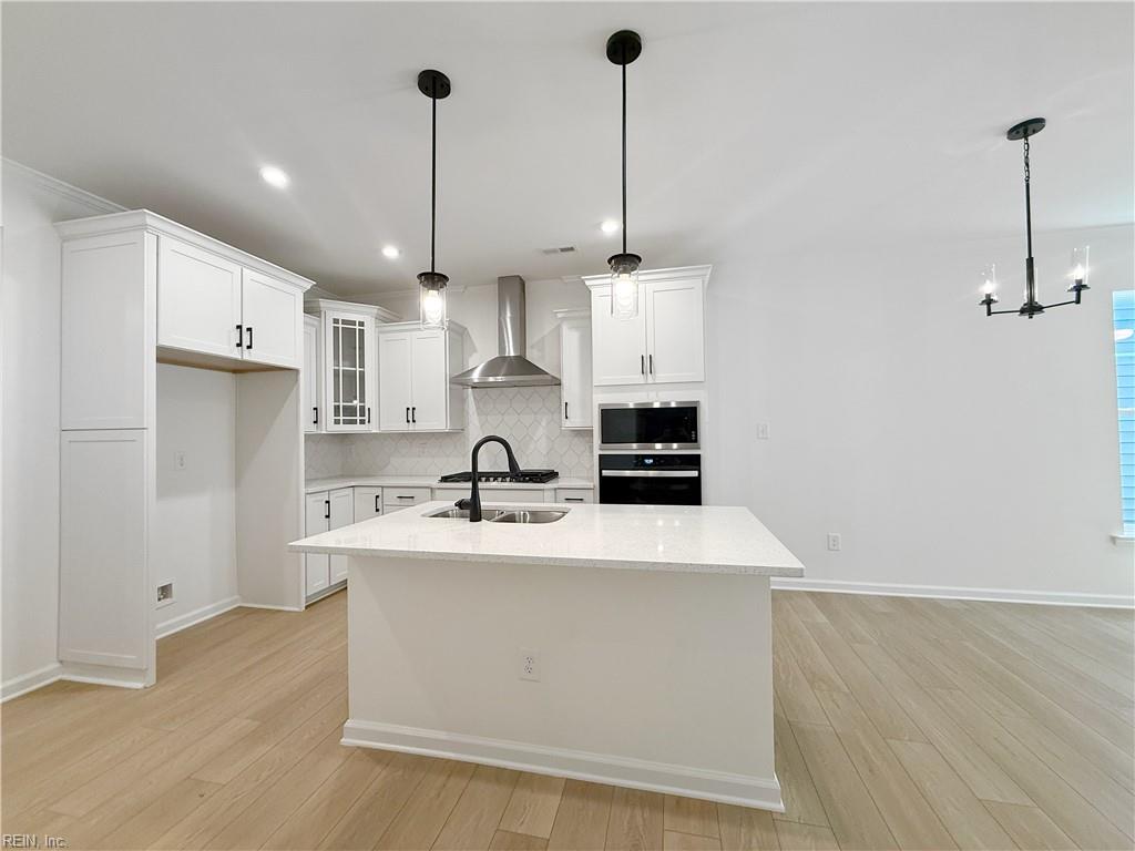 1531 Waltham LN Property Photo 1