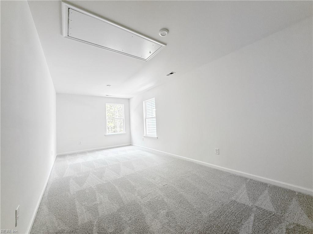 1531 Waltham Ln Property Photo 12