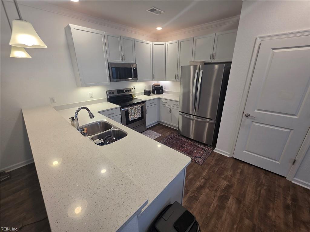 1725 Dromolin DR Property Photo 1