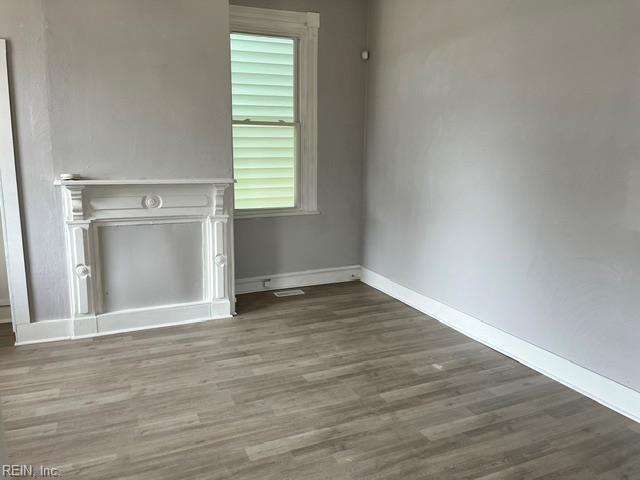 271 Webster Ave Ave Property Photo 3
