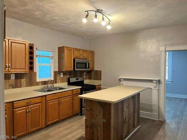 271 Webster Ave Ave Property Photo 9