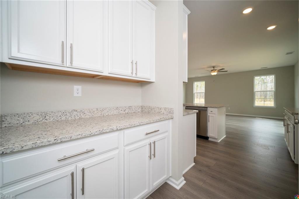 2206 Wilmington Ave Property Photo 8
