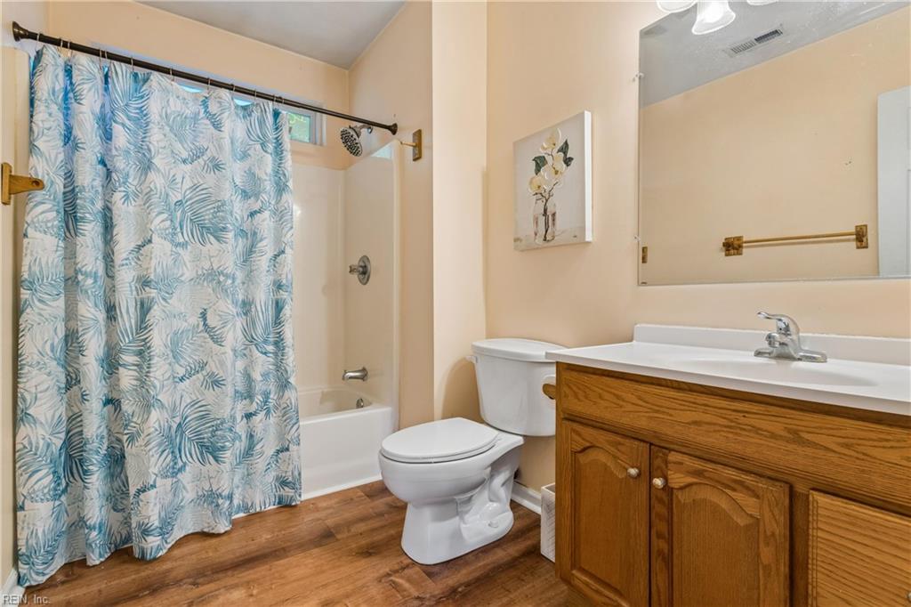 1117 Evelyn St Property Photo 26