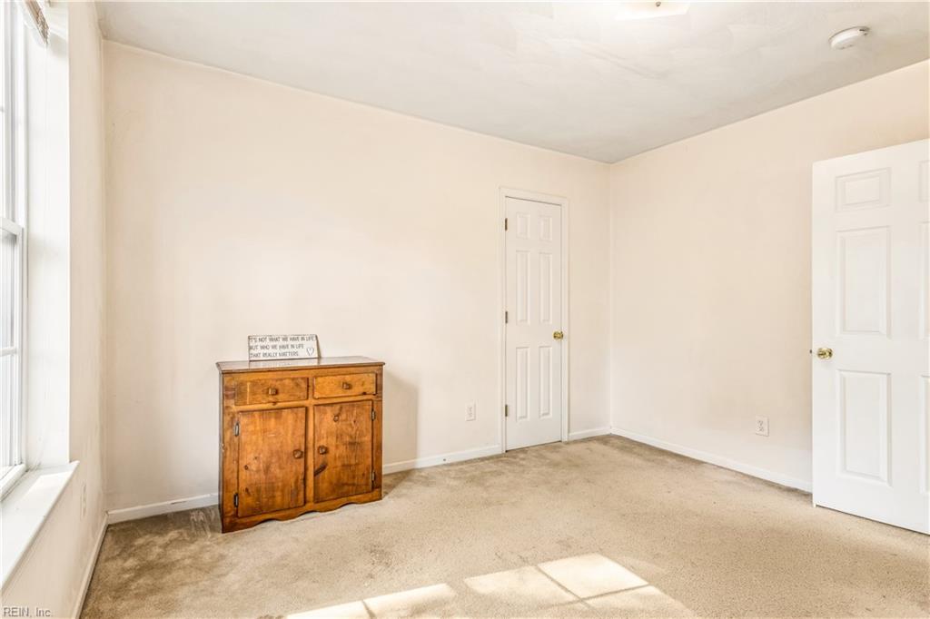 1117 Evelyn St Property Photo 31