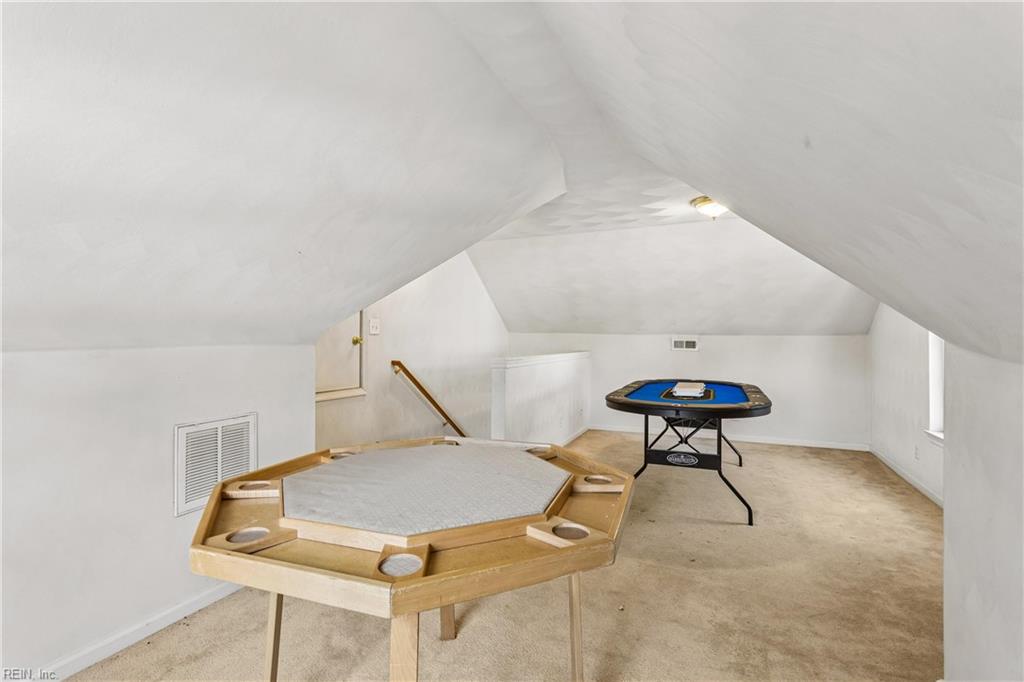 1117 Evelyn St Property Photo 34
