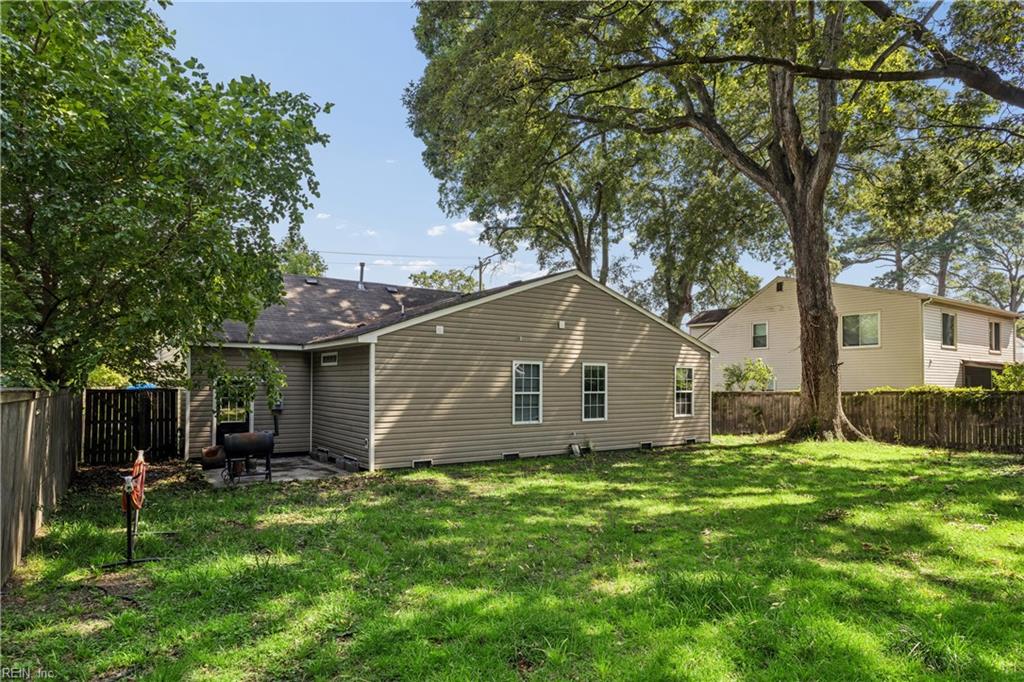 1117 Evelyn St Property Photo 37