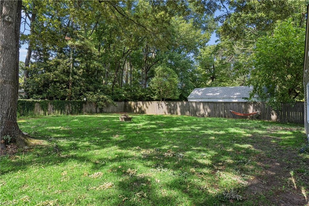 1117 Evelyn St Property Photo 39