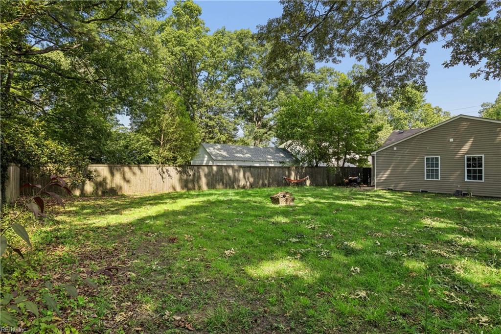 1117 Evelyn St Property Photo 40