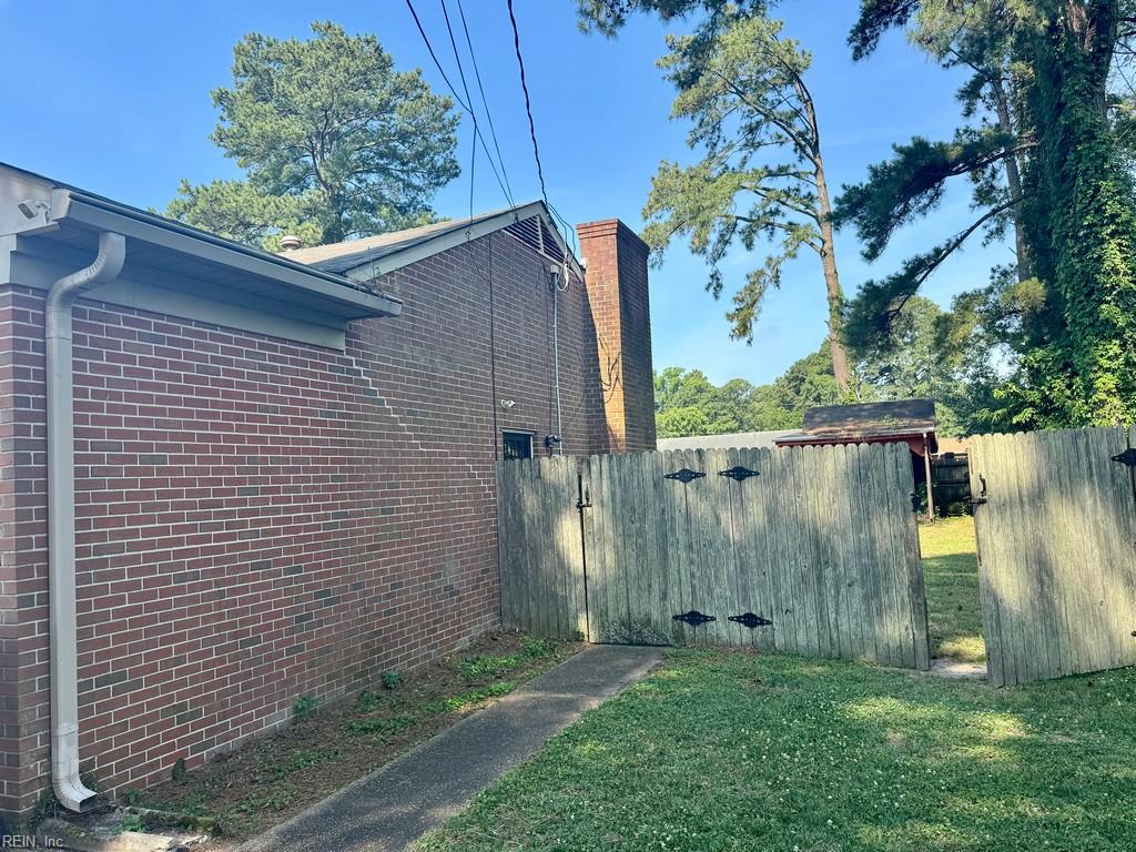 4220 Heather Rd Property Photo 3