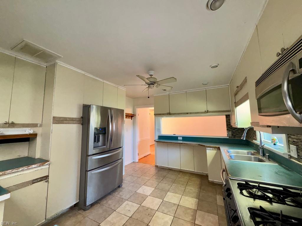4220 Heather Rd Property Photo 11