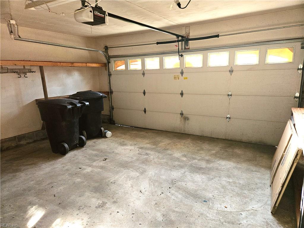 936 Honeycutt Way Way Property Photo 2