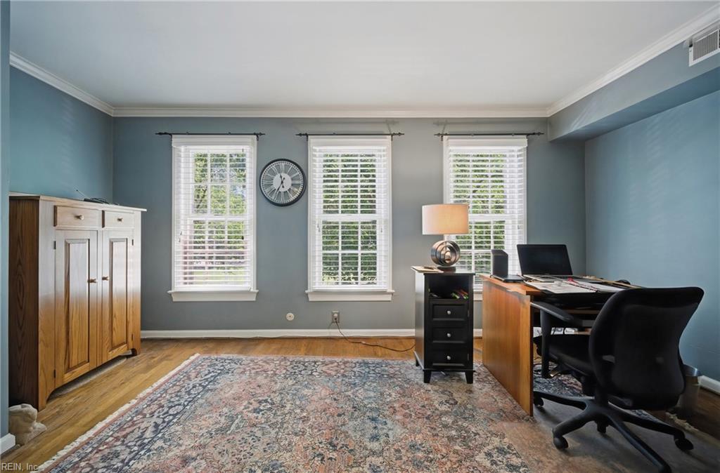 819 Botetourt Gdns Property Photo 13