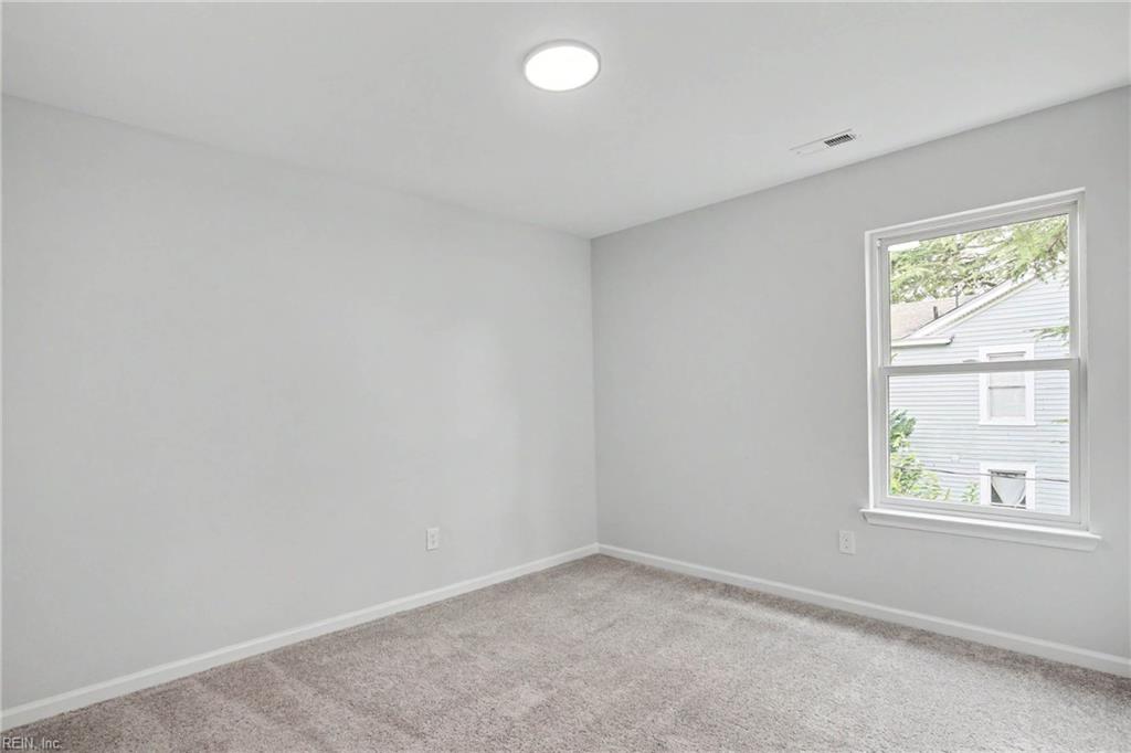 67 Elm Ave Property Photo 25