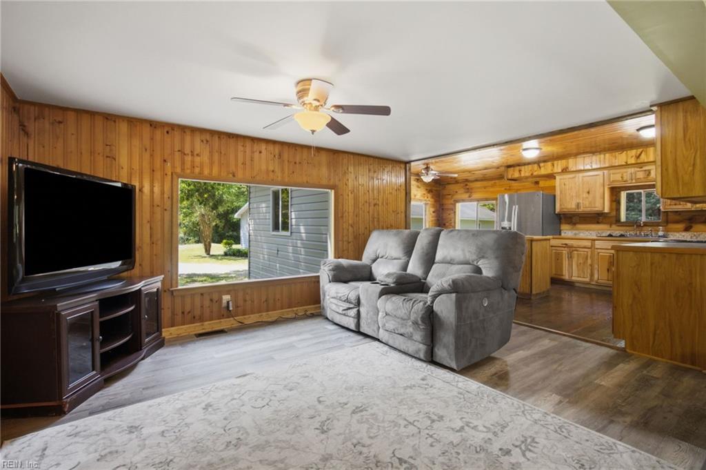 8368 Whispering Pines Trl Property Photo 7