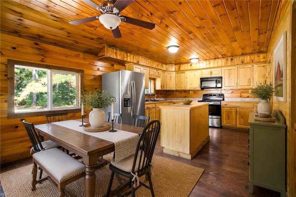 8368 Whispering Pines Trl Property Photo 9