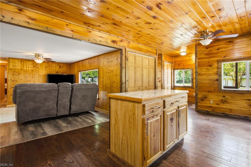 8368 Whispering Pines Trl Property Photo 11