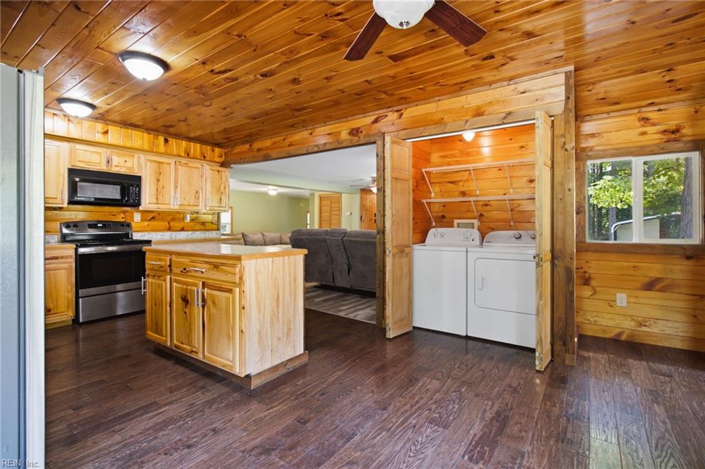 8368 Whispering Pines Trl Property Photo 12
