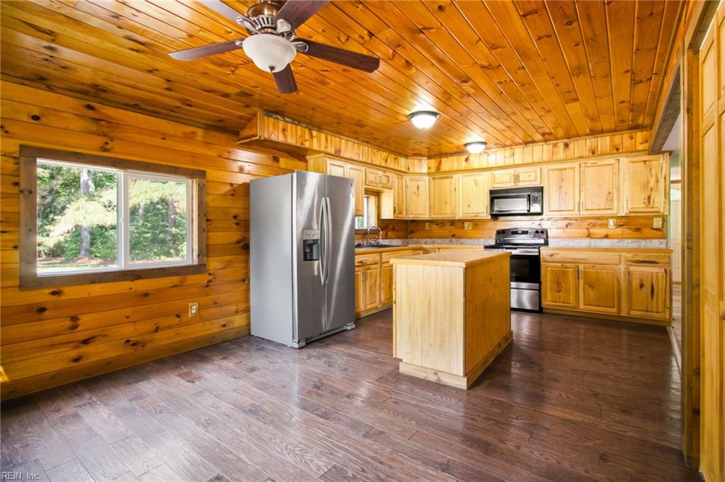 8368 Whispering Pines Trl Property Photo 14