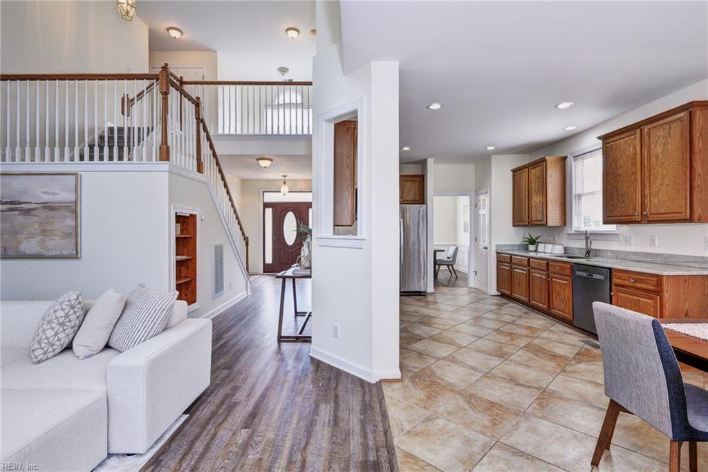 4023 Thorngate Dr Property Photo 8