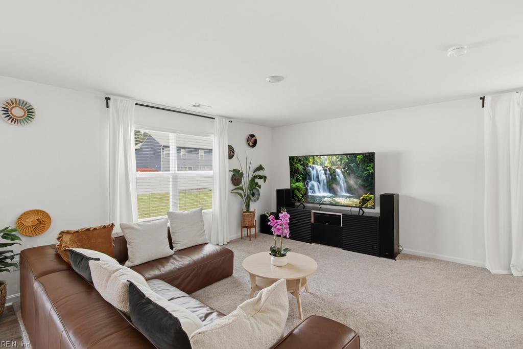 520 Bridgeway Ct Property Photo 8