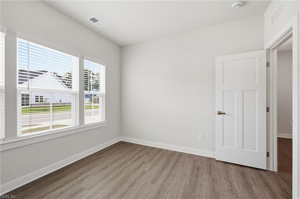 2101 Mainsail Dr Property Photo 4