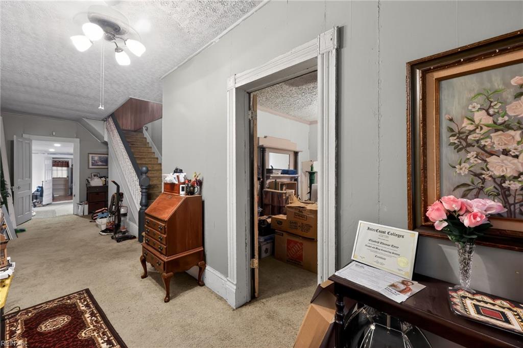 412 Park Ave Property Photo 25