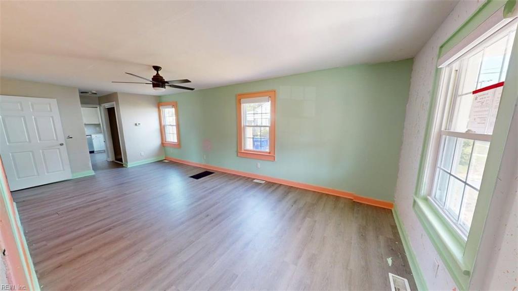 307 Elizabeth St Property Photo 2