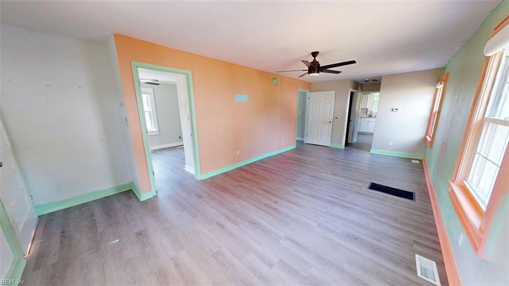 307 Elizabeth St Property Photo 3