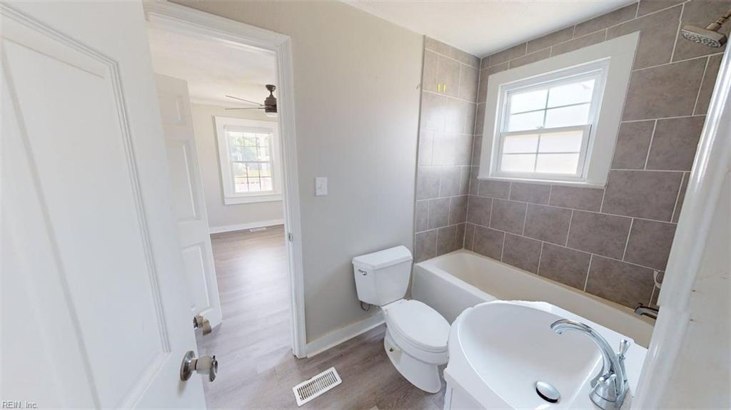 307 Elizabeth St Property Photo 18