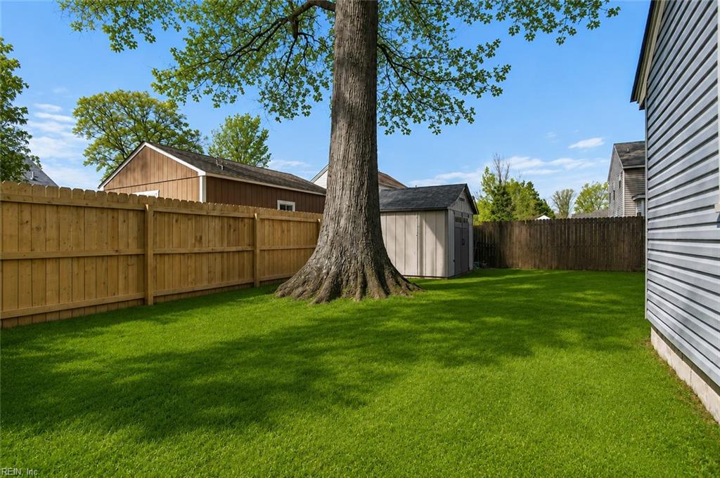 2041 Lockard Ave Property Photo 8