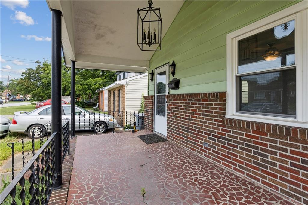 1006 Easterly Ave Property Photo 3