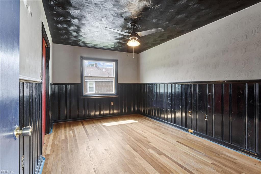 1006 Easterly Ave Property Photo 8
