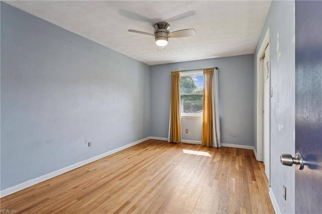 1006 Easterly Ave Property Photo 10