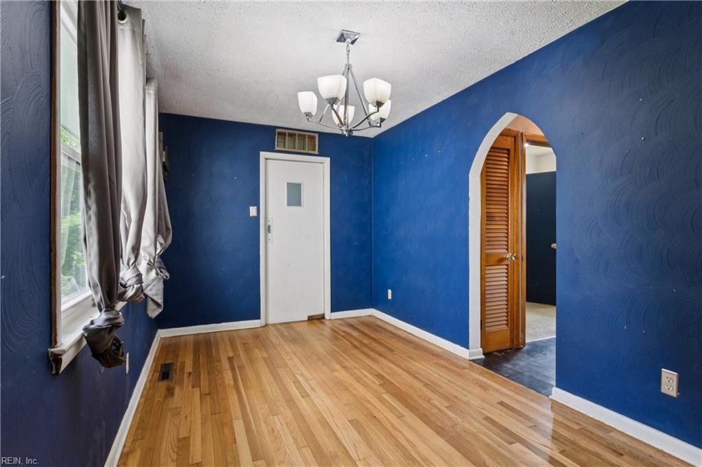 1006 Easterly Ave Property Photo 12