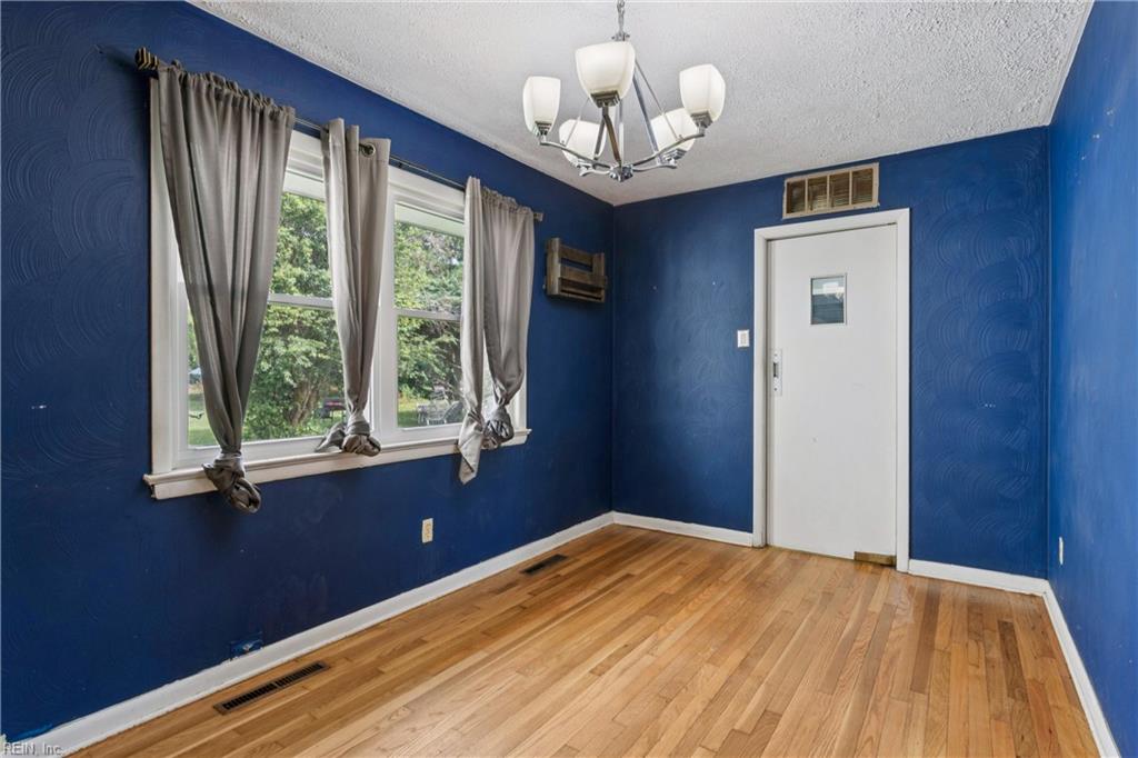 1006 Easterly Ave Property Photo 13