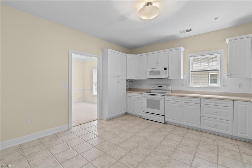 2420 Ocean Shore Cres Property Photo 22