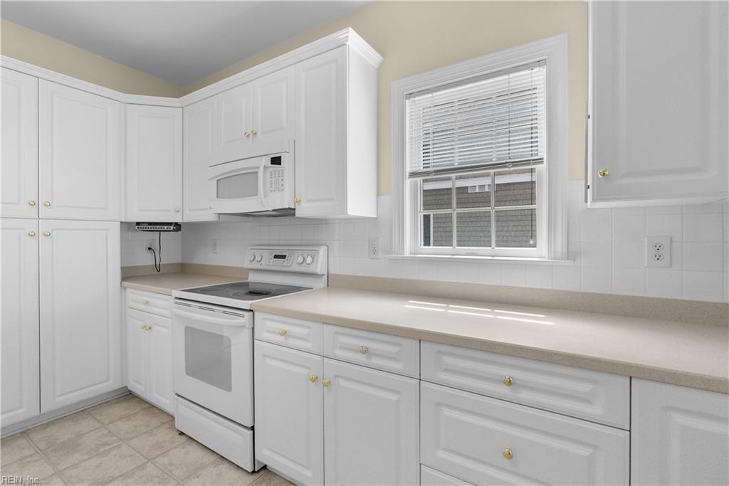 2420 Ocean Shore Cres Property Photo 26