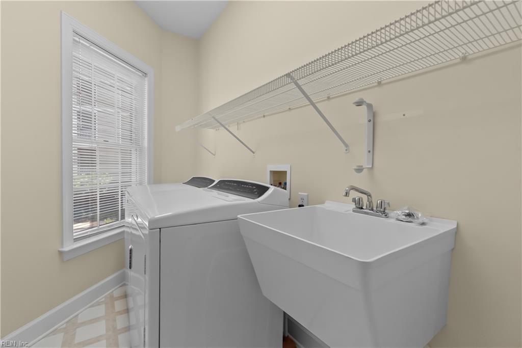 2420 Ocean Shore Cres Property Photo 44