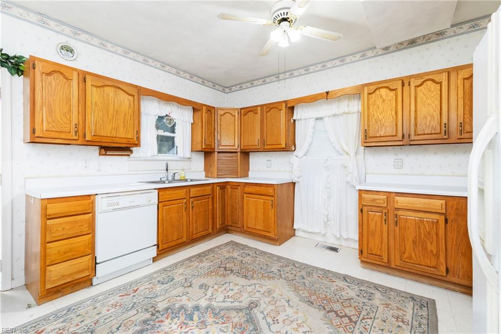 317 Tillar St Property Photo 5