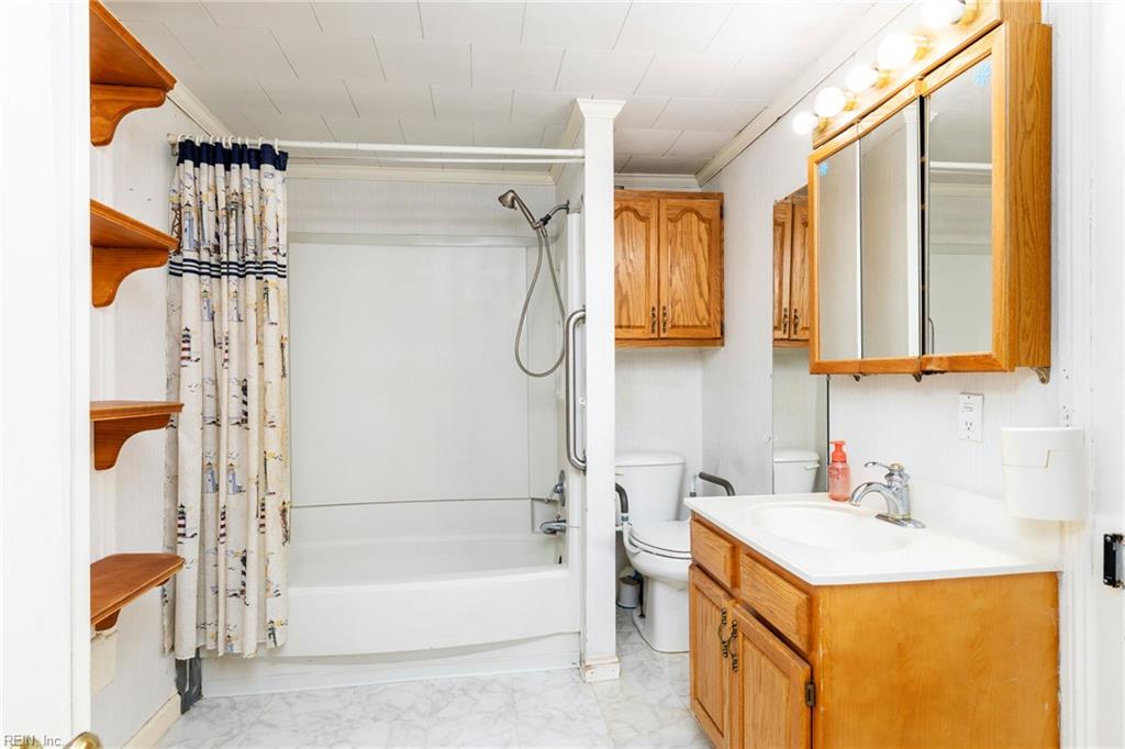 317 Tillar St Property Photo 11