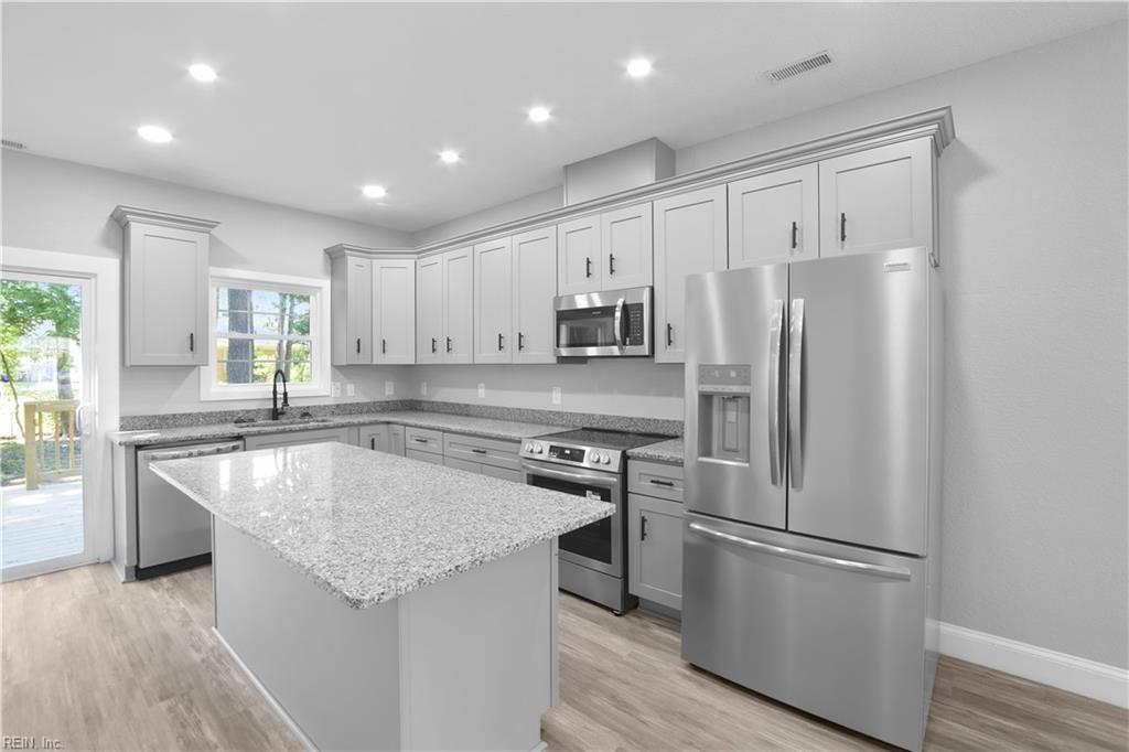 5036 Queen St Property Photo 15