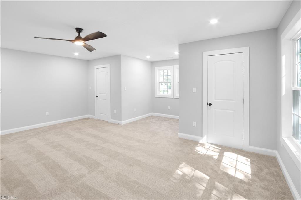 5036 Queen St Property Photo 24