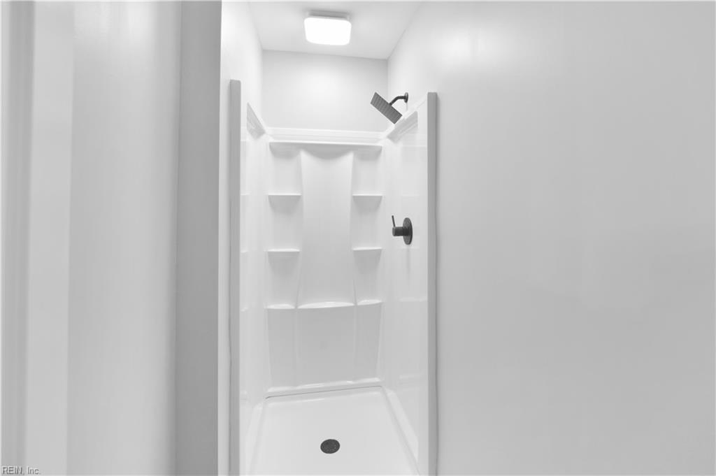 5036 Queen St Property Photo 29