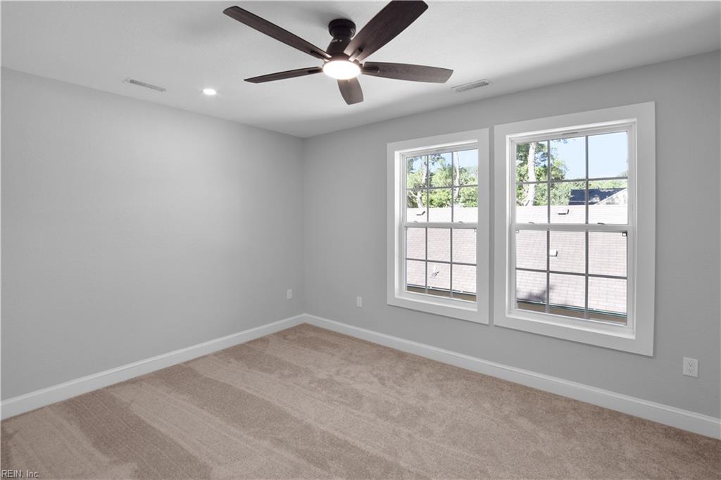 5041 Queen St Property Photo 31