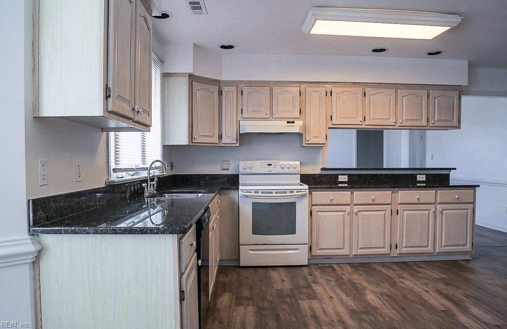 756 Yorkshire Trl Property Photo 7